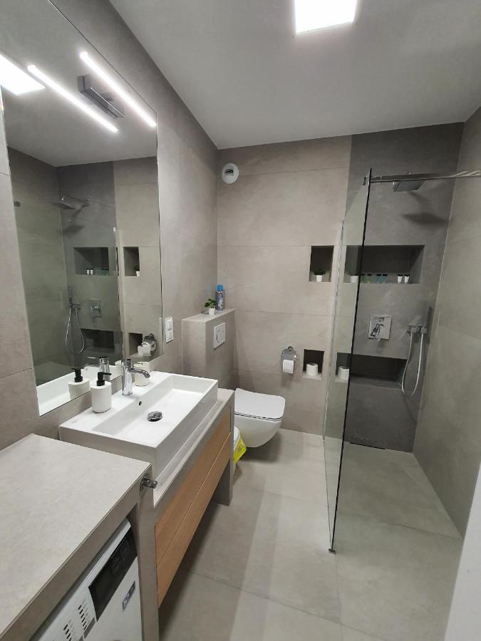 Apartament De Lux Apart 45 Grabiszynska Wroclaw Exterior photo